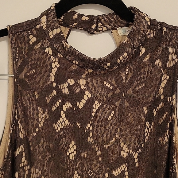 Mini dress with lace - Picture 2 of 2